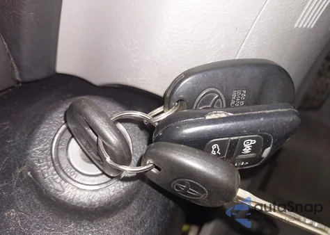 2011 Toyota Highlander Se V6 from USA, damaged, VIN 5TDBK3EH4BS048832